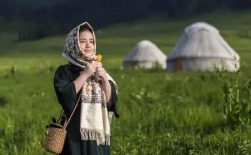 背后的作文推荐7篇