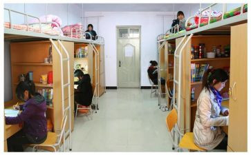 在宿舍里作文参考8篇